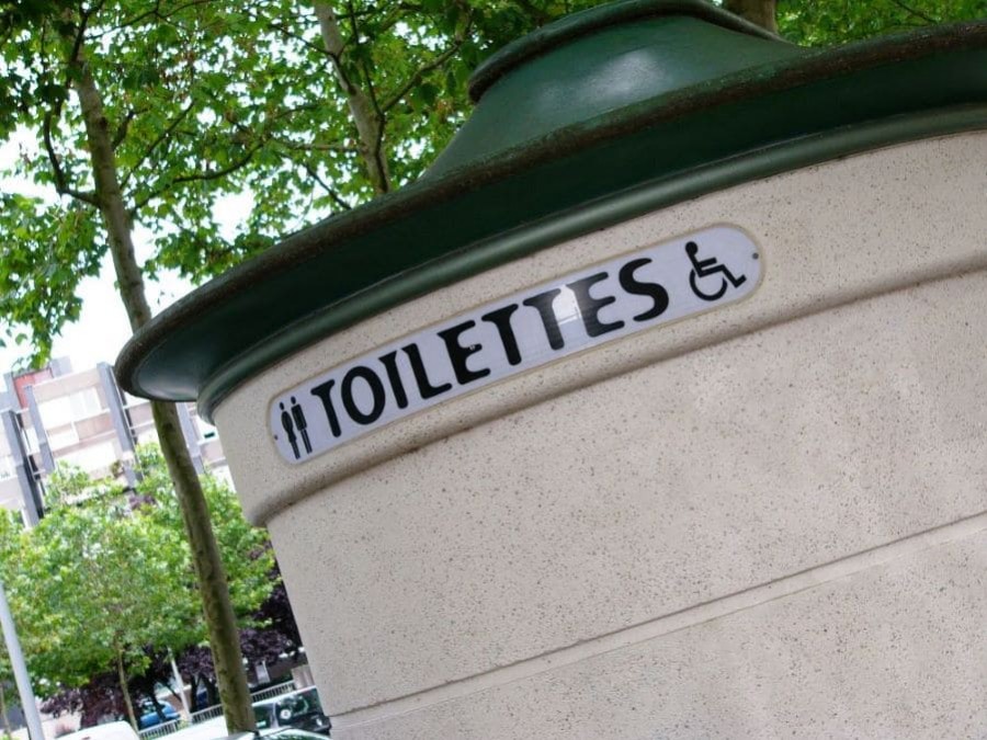 Toilettes publiques, les normes de fabrication à respecter