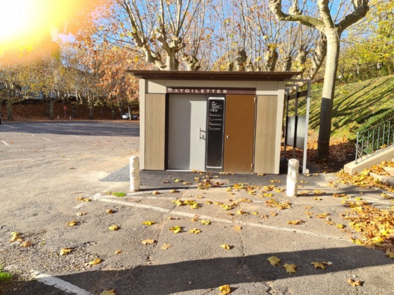 Bourg-en-Bresse se dote de toilettes publiques plus écologiques 